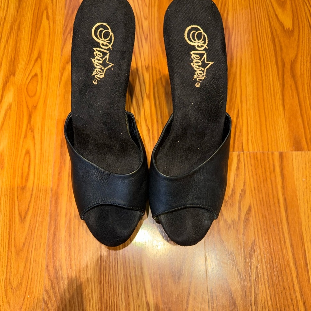 Pleaser Adore-701 Platform Slides – Women’s Size 11 – 7” Heel – Barely Worn